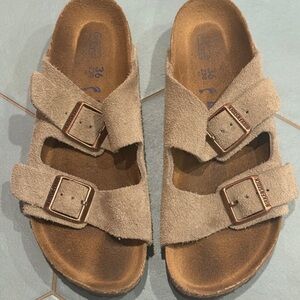 Birkenstock Arizona Kids Sandals - Light Brown Suede